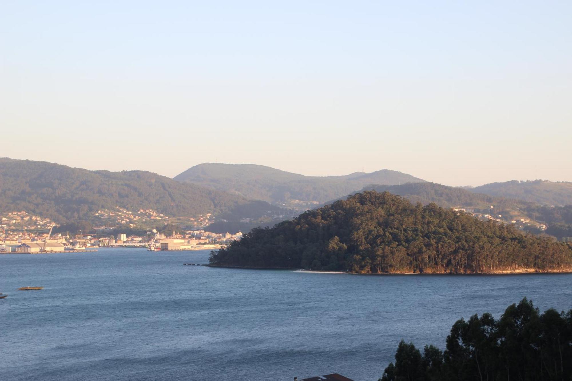 El Pisito Beach De Chancelas Combarro Bagian luar foto
